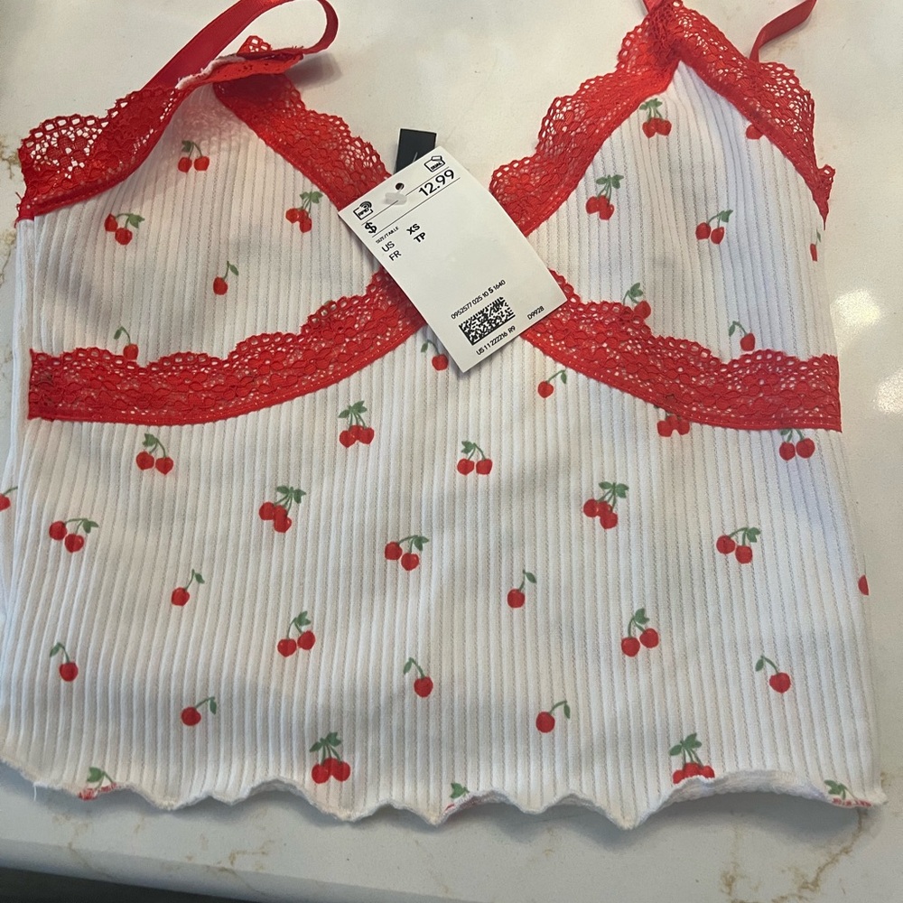 H&M xs top adorable w tags never worn